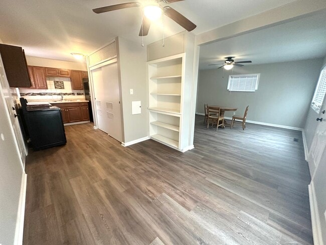 Building Photo - Updated 3 bed/ 1 bath