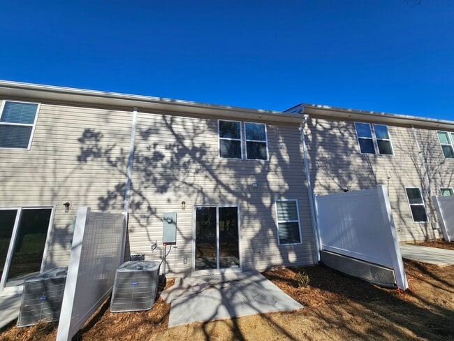 Building Photo - Modern 3-Bed / 2.5-Bath Townhome — New Con...
