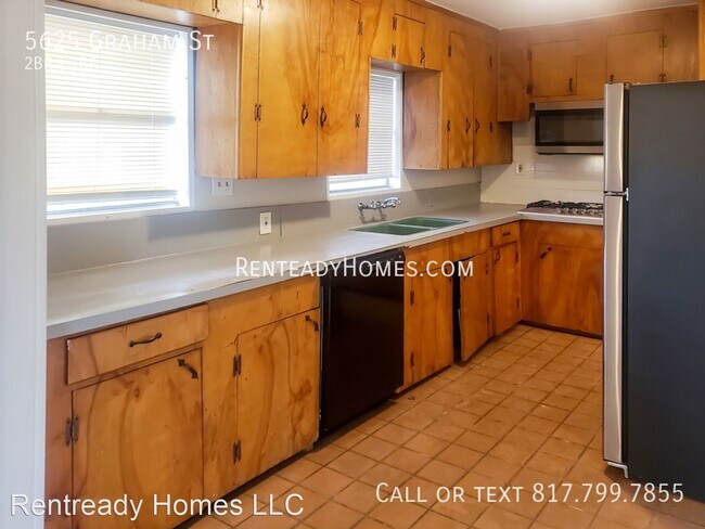Building Photo - 2 br, 1 bath House - 5625 Graham St