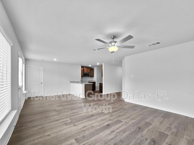 Building Photo - 427 Condie Russell Ave