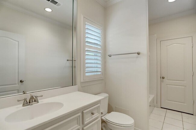 Building Photo - 2922 Brompton Square Dr