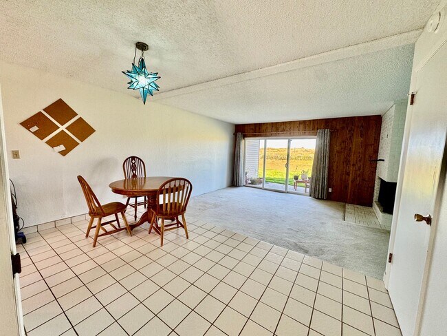 Foto del edificio - 2 Bedroom Beach Front Condo in Ocean Park!