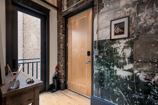 Building Photo - 416 S Gay St