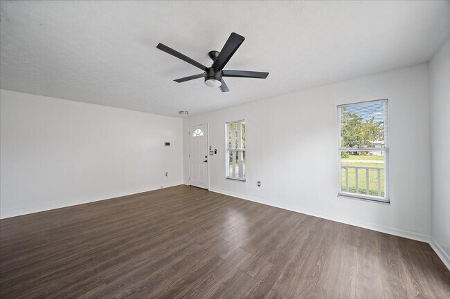 Foto del edificio - 2619 Robinson Ave