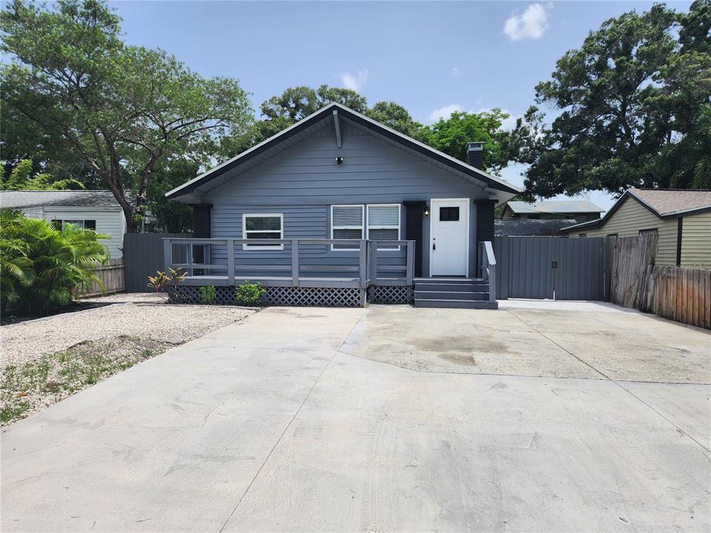 Foto principal - 3924 45th Ave N