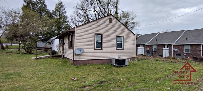 Building Photo - 25 N Franklin Ave