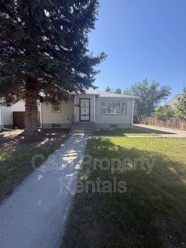 Building Photo - 2032 Avenue B