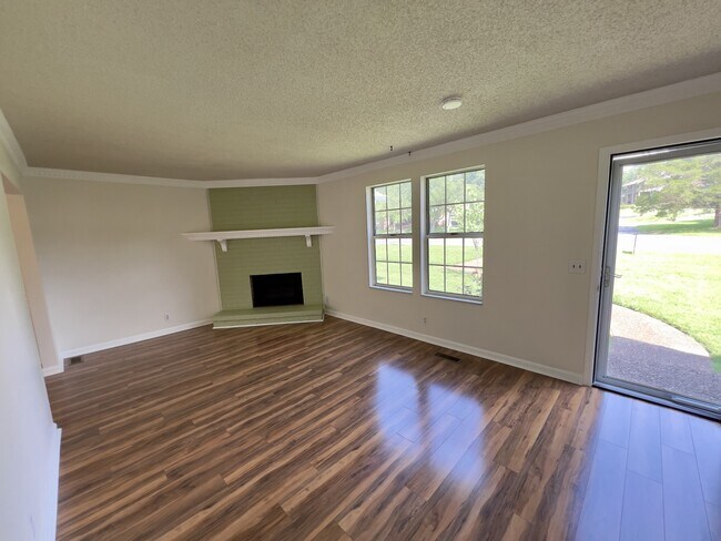 Building Photo - 3840 Priest Lake Dr