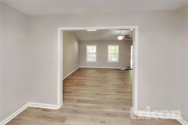 Building Photo - 1614 Barbara Ann Cir