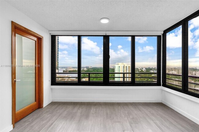 Foto del edificio - 2333 Brickell Ave