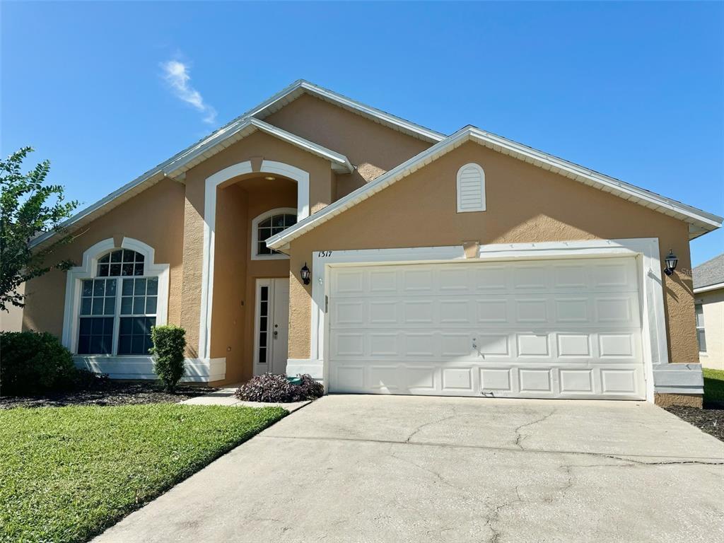 Foto principal - 1317 Casterton Cir