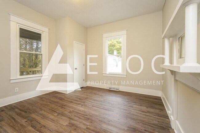 Foto del edificio - 705 Salisbury Ridge Rd