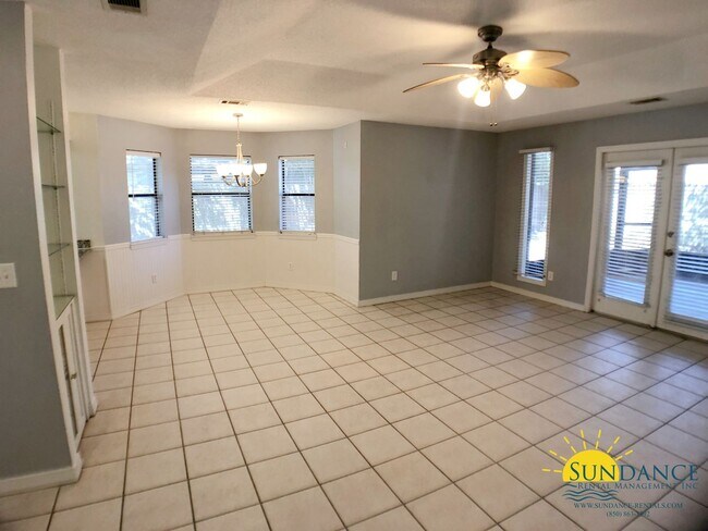 Foto del edificio - Beautiful 3 Bedroom Home in Shalimar!