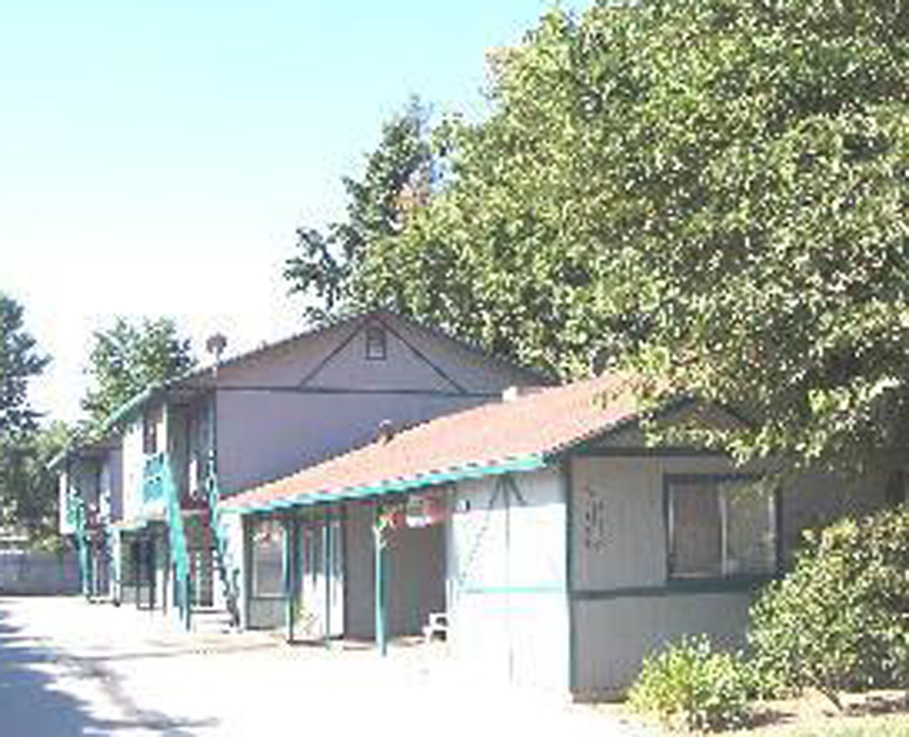 Primary Photo - 641-649 E K Ave