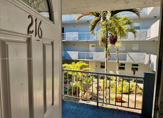 Foto del edificio - 1725 W 60th St