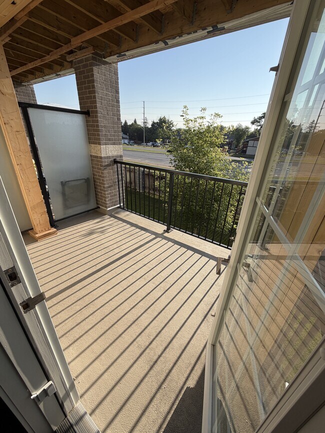 Photo du bâtiment - 25-225 Bridgeland Dr N