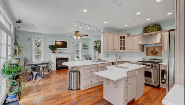Kitchen - Shared - 7912 Savage Guilford Rd