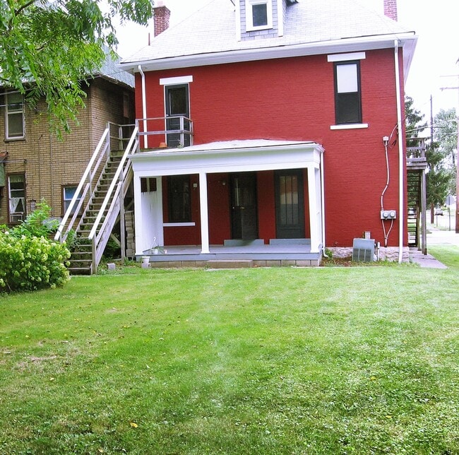Building Photo - 45 1/2 E Duncan St