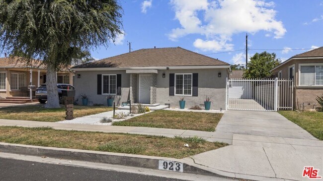 Foto del edificio - 923 W Orange Grove Ave