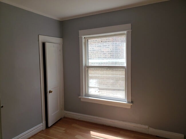 Foto del edificio - 4730 N St Louis Ave