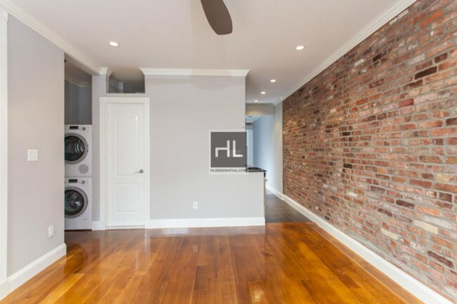 Foto del edificio - E 18TH ST.