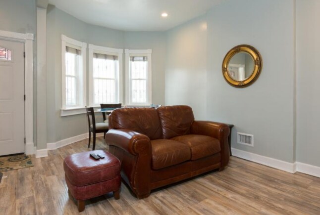 Living room - 554 Summit Ave