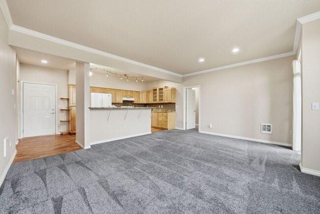 Building Photo - 22855 E Country Vista Dr