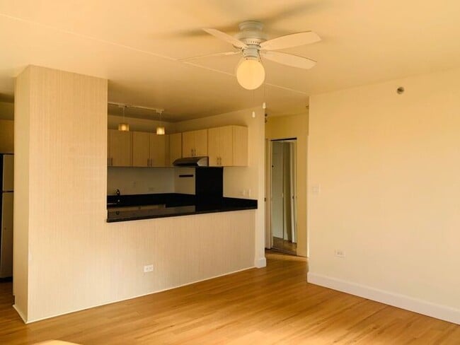 Building Photo - Iolani Regent