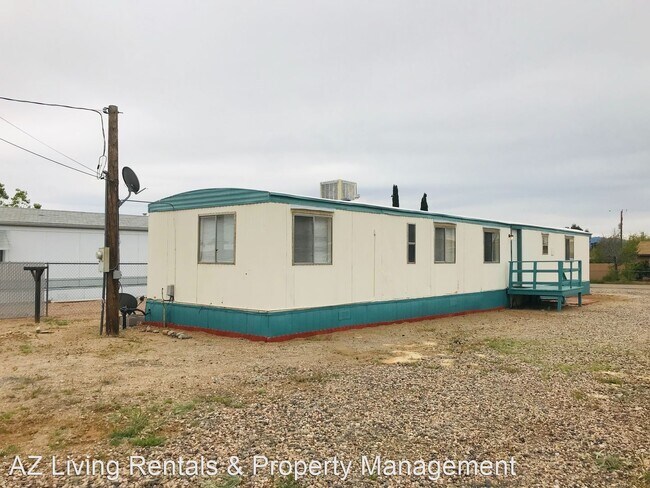 Foto del edificio - 3 br, 2 bath House - 1605 E Packard Avenue