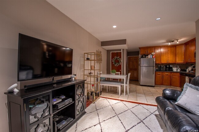 Foto del edificio - 149-20 Cross Island Pkwy