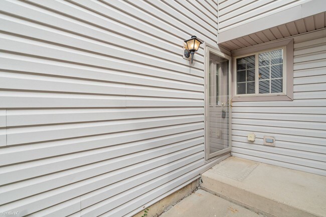 Building Photo - 2 br, 2 bath House - 1539 N Saint Marks Pl