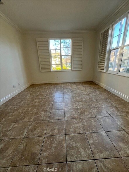 Building Photo - 38 Sonata St