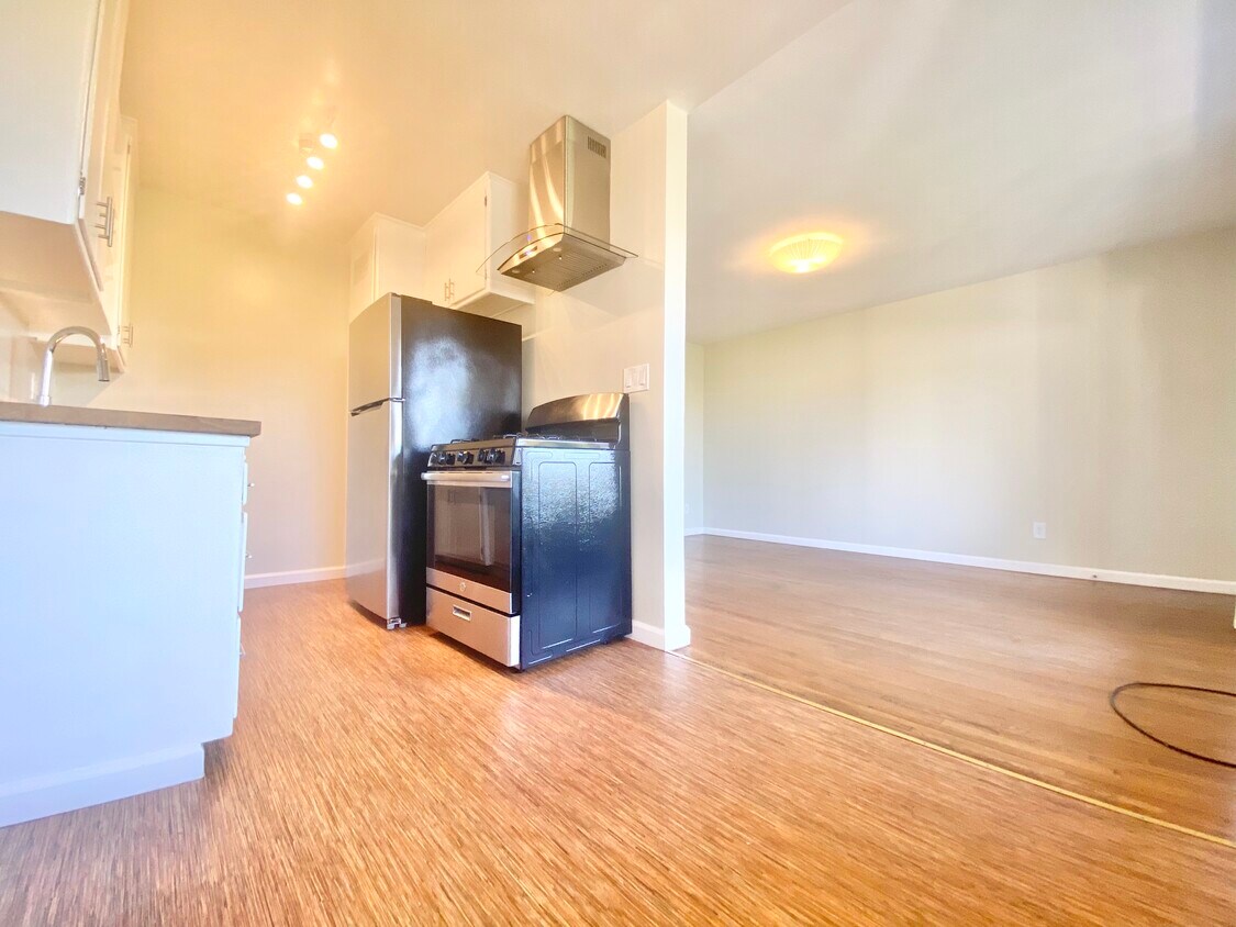 Primary Photo - 3005 Normandie Ave. Los Angeles, CA 90007