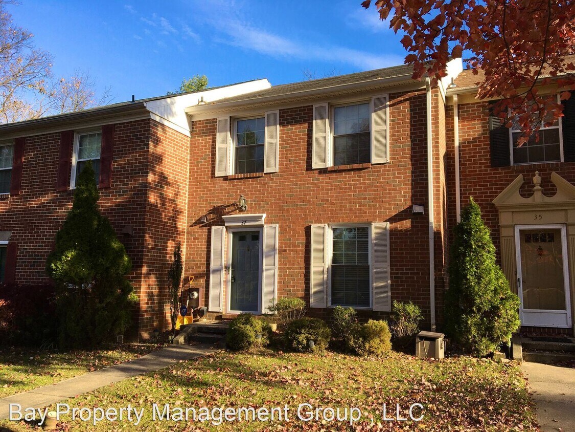 Primary Photo - 3 br, 2.5 bath House - 37 Ballyhaunis Ct