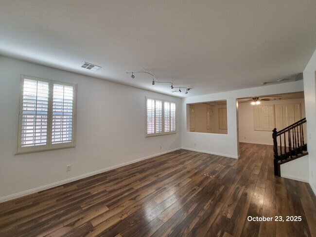 Foto del edificio - 5747 Empress Garden Ct