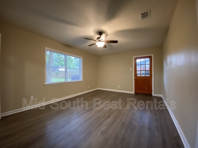 Building Photo - 4569 McCrory Ave