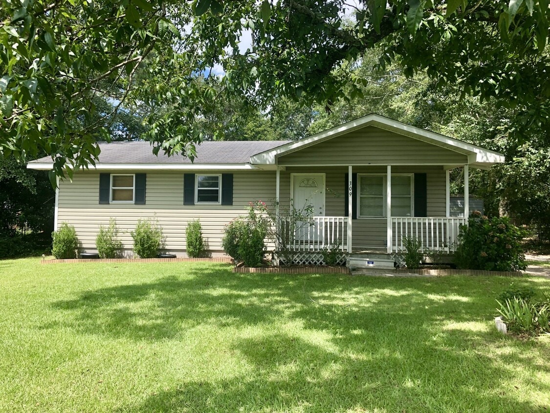 Primary Photo - 3 BR 2 bath home on Smart Rd in Troy