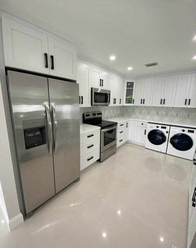 Primary Photo - 3040 SW 16th Ter