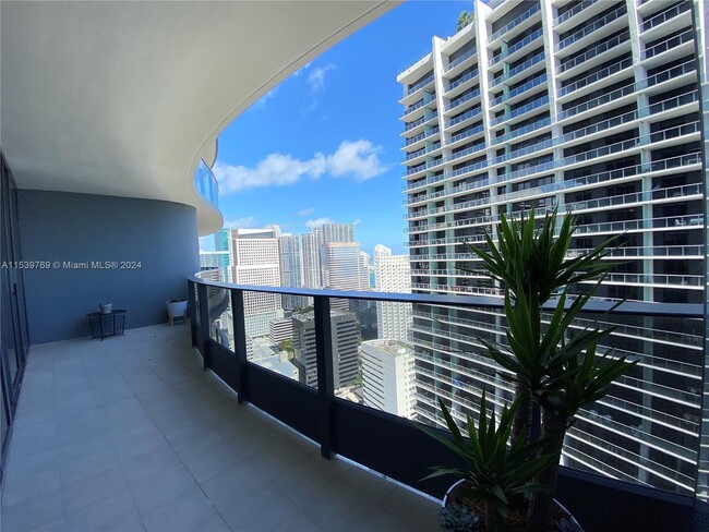 Building Photo - 1000 Brickell Plaza