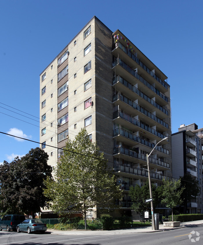 Primary Photo - Ashgrove Apartments