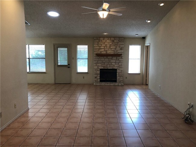 Building Photo - 13903 Cambourne Dr