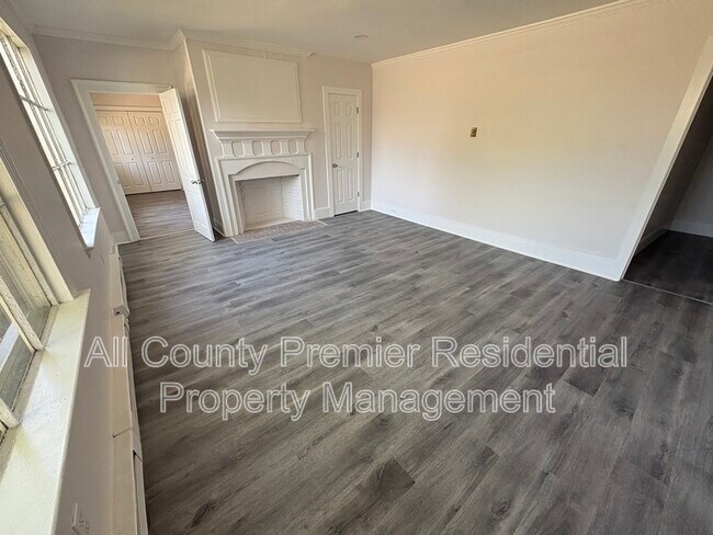 Foto del edificio - 26 John Ringo Rd