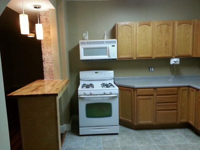 KITCHEN - 415 W 11th Ave