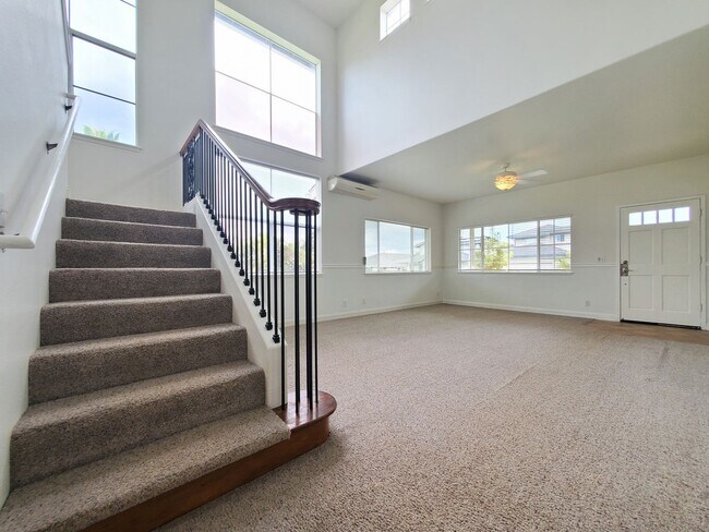 Foto del edificio - For Rent | 4 Bedroom, 3 Bathroom house with 2 Car Garage