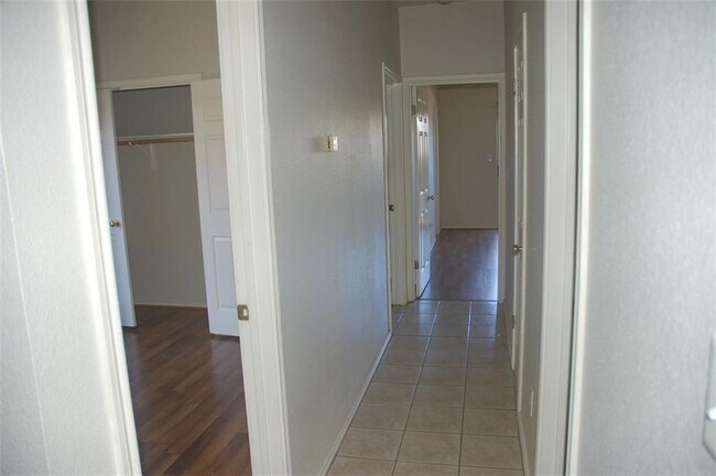Foto del edificio - 8700 Weiser Dr