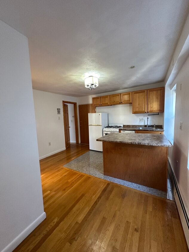 Primary Photo - 20 Hanover Ave