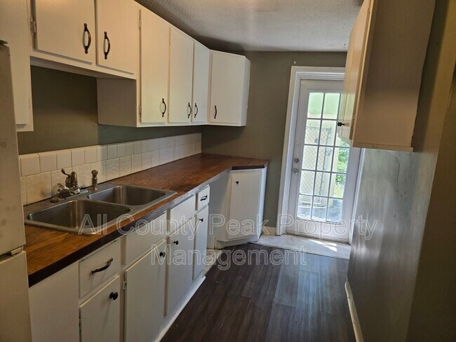 Foto del edificio - 107 Hollyberry Ln