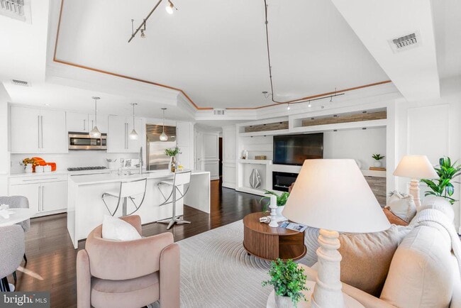 Building Photo - 1111 19th St N