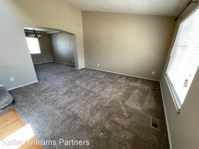 Foto del edificio - 5 br, 4 bath House - 8627 Tibbs Rd