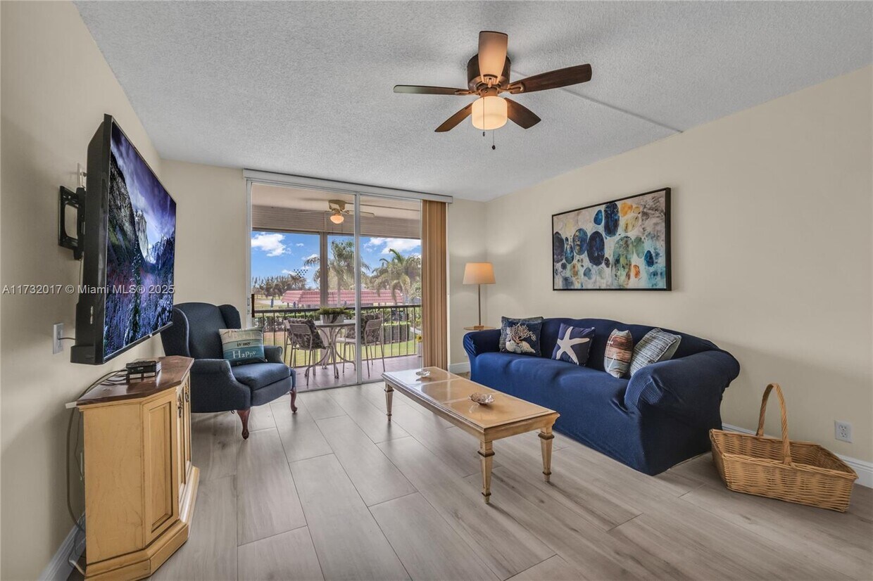 Foto principal - 8900 Washington St